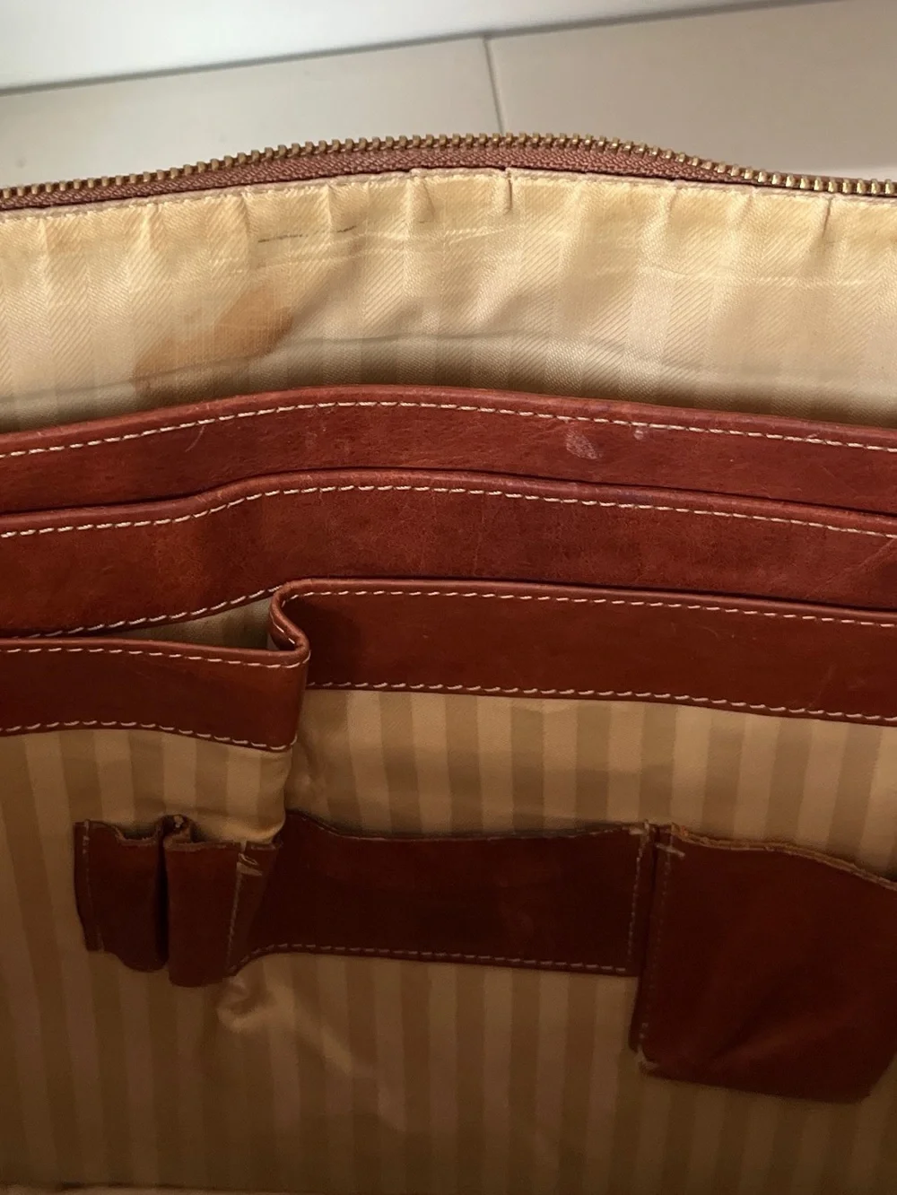 This Terrida rare vintage leather shoulder tote